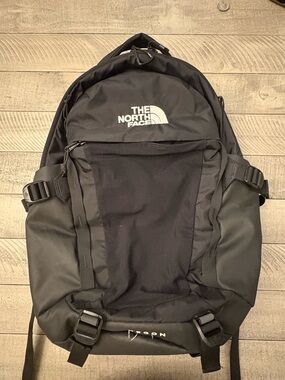 The North Face Black Men's Backpack with Front Mesh Panel